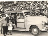 Foto Radio ES_  Licério Duarte Júnior no carro volante, durante transmissão de Jornada Esportiva no estádio Governador Bley, acervo Radio ES (1)